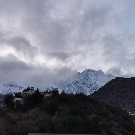 Alpine Village Views Queenstown Exteriör bild